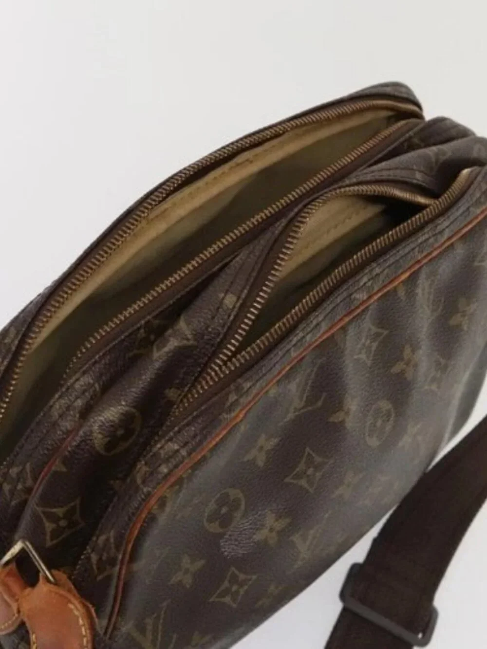 LOUIS VUITTON Monogram Reporter PM Shoulder Bag M45254 LV Auth bs17084